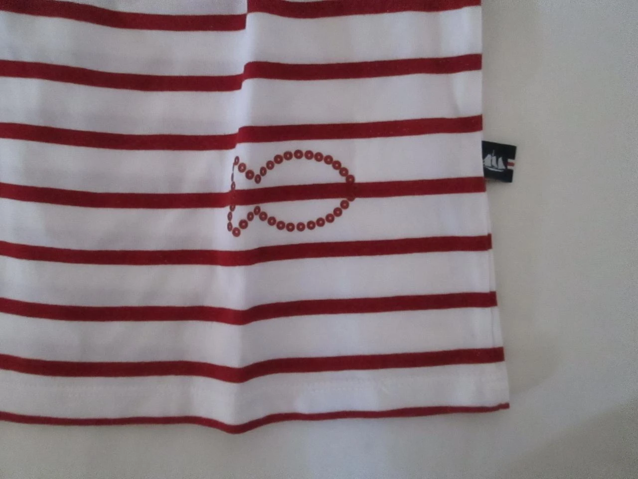 Vestido branco com listras vermelhas – photo 2